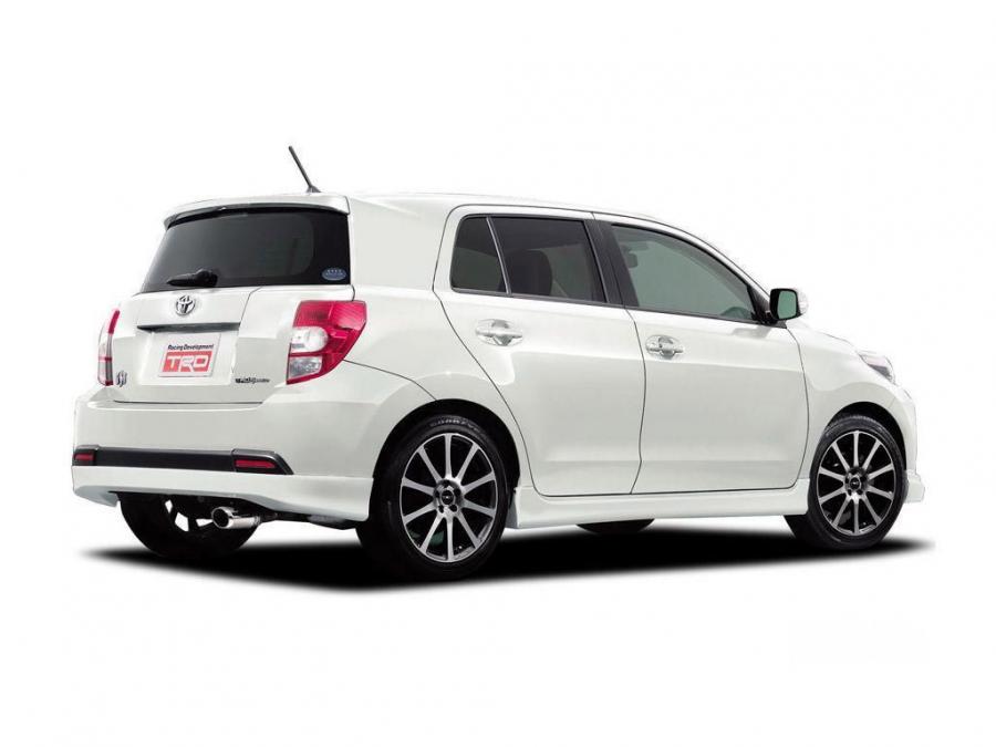  Toyota Ist by TRD 2007 года  (фото 2 из 2)